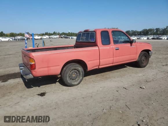 1995 Toyota Tacoma z VIN 4TAUN53B9SZ077425, wystawiony jako Copart lot #70768285 z przebiegiem 124 789 mil mil oraz Czysty tytuł • Clean title. Historia ofert i sprzedaży dostępna na DreamBid. Obrazek 3.