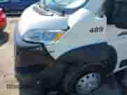 2023 Ram ProMaster Cargo z VIN 3C6LRVCGXPE504489, wystawiony jako IAAI lot #42225647 z przebiegiem 54 826 mil mil oraz . Historia ofert i sprzedaży dostępna na DreamBid. Obrazek 6.