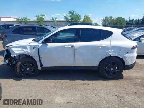 2024 Dodge Hornet GT with VIN ZACNDFAN8R3A39831, listed as a IAAI auction lot 42635808 with 4,807 mi miles and . Bid and sale history available at DreamBid. Image 14.