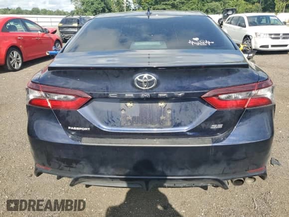 2021 Toyota Camry SE z VIN 4T1S11AK8MU426704, wystawiony jako Copart lot #67518625 z przebiegiem 113 726 mil mil oraz Szkoda całkowita • Salvage title. Historia ofert i sprzedaży dostępna na DreamBid. Obrazek 6.