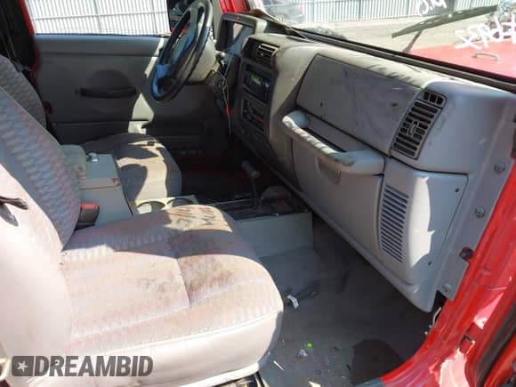 1998 Jeep Wrangler Sport z VIN 1J4FY19S7WP726932, wystawiony jako IAAI lot #42765049 z przebiegiem 161 014 mil mil oraz . Historia ofert i sprzedaży dostępna na DreamBid. Obrazek 5.