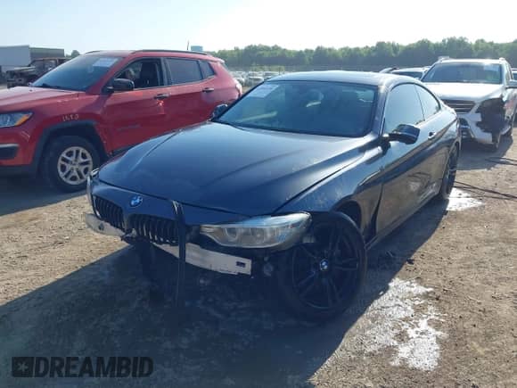 2015 BMW 4 Series 435i xDrive с VIN WBA3R5C51FK372044, выставлен на аукционе IAAI как лот 42564370 с пробегом 131 542 миль миль и . История ставок и продаж доступна на DreamBid. Изображение 18.