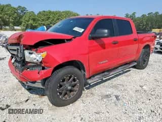 2013 Toyota Tundra с VIN 5TFEM5F16DX056304, выставлен на аукционе Copart как лот 81205885 с пробегом 156 341 миль миль и Списание • Salvage title. История ставок и продаж доступна на DreamBid. Изображение 1.