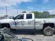 2019 Chevrolet Silverado 1500 LT z VIN 2GCRCPEC3K1155546, wystawiony jako IAAI lot #42418387 z przebiegiem 84 323 mil mil oraz . Historia ofert i sprzedaży dostępna na DreamBid. Obrazek 14.