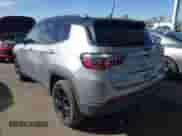 2020 Jeep Compass Latitude z VIN 3C4NJCBB1LT102627, wystawiony jako IAAI lot #41657827 z przebiegiem 68 371 mil mil oraz . Historia ofert i sprzedaży dostępna na DreamBid. Obrazek 3.