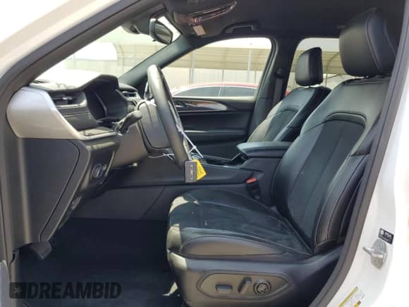 2023 Jeep Grand Cherokee Altitude with VIN 1C4RJGAG6PC552846, listed as a Copart auction lot 62096215 with 62,225 mi miles and Salvage title. Bid and sale history available at DreamBid. Image 7.