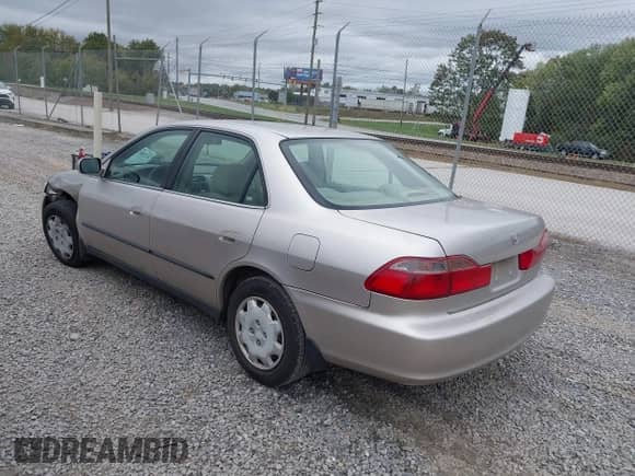 1999 Honda Accord LX с VIN JHMCG5649XC009190, выставлен на аукционе IAAI как лот 43385121 с пробегом 222 496 миль миль и . История ставок и продаж доступна на DreamBid. Изображение 3.