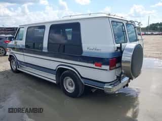 1988 Chevrolet Chevy Van with VIN 2GCEG25K4J4112747, listed as a IAAI auction lot 42998571 with 22,215 mi miles and . Bid and sale history available at DreamBid. Image 3.