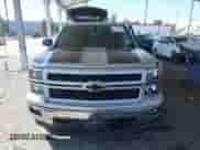 2015 Chevrolet Silverado 1500 LT z VIN 1GCRCREC4FZ231395, wystawiony jako IAAI lot #41831339 z przebiegiem 143 137 mil mil oraz . Historia ofert i sprzedaży dostępna na DreamBid. Obrazek 12.