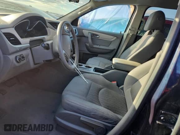 2015 Chevrolet Traverse LS z VIN 1GNKVFED8FJ376254, wystawiony jako Copart lot #81616815 z przebiegiem Nie podano mil oraz Szkoda całkowita • Salvage title. Historia ofert i sprzedaży dostępna na DreamBid. Obrazek 7.
