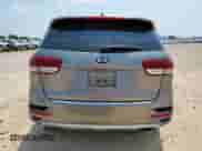 2017 Kia Sorento SXL z VIN 5XYPK4A56HG194355, wystawiony jako Copart lot #55605125 z przebiegiem 133 033 mil mil oraz Szkoda całkowita • Salvage title. Historia ofert i sprzedaży dostępna na DreamBid. Obrazek 6.