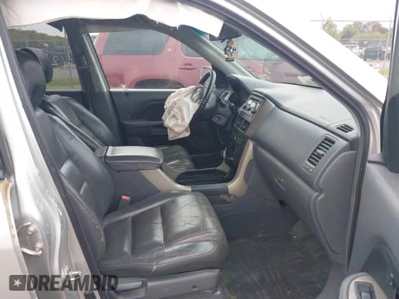 2006 Honda Pilot EX-L z VIN 5FNYF28586B009746, wystawiony jako IAAI lot #43229294 z przebiegiem 313 951 mil mil oraz . Historia ofert i sprzedaży dostępna na DreamBid. Obrazek 5.