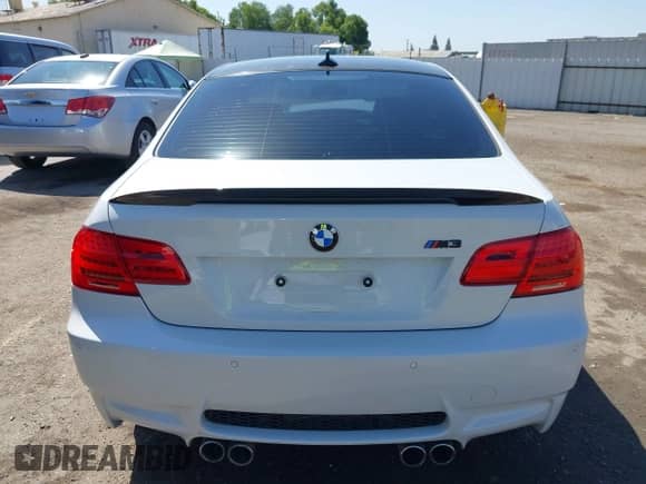 2011 BMW M3 с VIN WBSKG9C52BE645537, выставлен на аукционе IAAI как лот 42371742 с пробегом 100 731 миль миль и . История ставок и продаж доступна на DreamBid. Изображение 17.