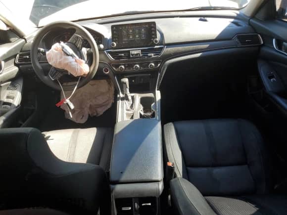 2018 Honda Accord EX z VIN 1HGCV1F49JA241065, wystawiony jako Copart lot #86528305 z przebiegiem 68 938 mil mil oraz Szkoda całkowita • Salvage title. Historia ofert i sprzedaży dostępna na DreamBid. Obrazek 8.