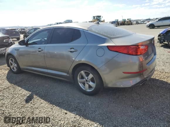 2014 Kia Optima LX z VIN 5XXGM4A75EG312908, wystawiony jako Copart lot #82635425 z przebiegiem 158 378 mil mil oraz Czysty tytuł • Clean title. Historia ofert i sprzedaży dostępna na DreamBid. Obrazek 2.