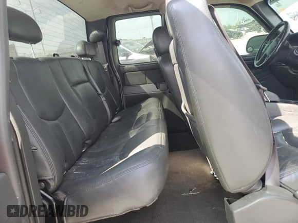 2006 Chevrolet Silverado 1500 LT3 z VIN 2GCEK19B661109246, wystawiony jako Copart lot #80069635 z przebiegiem Nie podano mil oraz Szkoda całkowita • Salvage title. Historia ofert i sprzedaży dostępna na DreamBid. Obrazek 10.