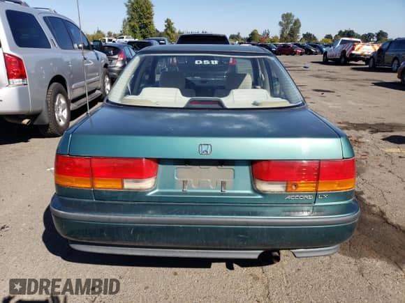 1992 Honda Accord с VIN 1HGCB7255NA044975, выставлен на аукционе Copart как лот 85341765 с пробегом 293 762 миль миль и Списание • Salvage title. История ставок и продаж доступна на DreamBid. Изображение 6.