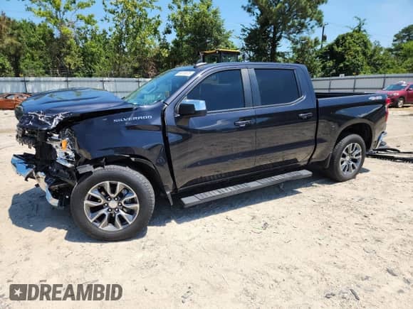 2022 Chevrolet Silverado 1500 LT with VIN 1GCPDDEK3NZ611552, listed as a Copart auction lot 66010875 with 18,202 mi miles and Salvage title. Bid and sale history available at DreamBid. Image 1.