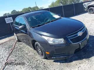 2012 Chevrolet Cruze LS z VIN 1G1PD5SH4C7287298, wystawiony jako IAAI lot #43379981 z przebiegiem 116 969 mil mil oraz . Historia ofert i sprzedaży dostępna na DreamBid. Obrazek 1.