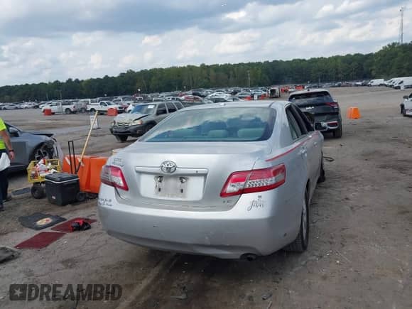 2011 Toyota Camry LE with VIN 4T1BF3EK1BU137085, listed as a IAAI auction lot 43293030 with Not provided miles and . Bid and sale history available at DreamBid. Image 4.