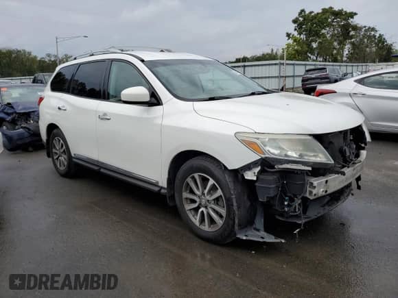 2013 Nissan Pathfinder S with VIN 5N1AR2MM3DC658463, listed as a Copart auction lot 84012395 with 217,646 mi miles and Salvage title. Bid and sale history available at DreamBid. Image 4.
