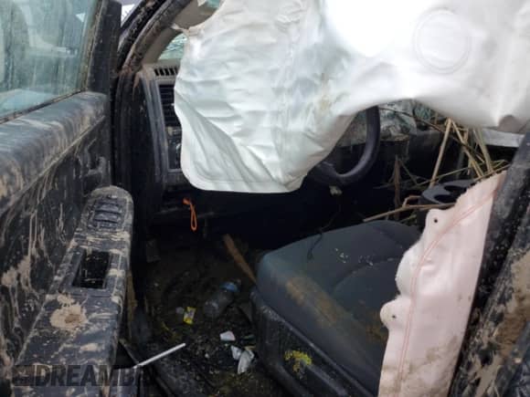 2018 Ram 1500 Express with VIN 1C6RR7FT1JS332307, listed as a Copart auction lot 66276965 with 42,221 mi miles and Non repairable. Bid and sale history available at DreamBid. Image 8.