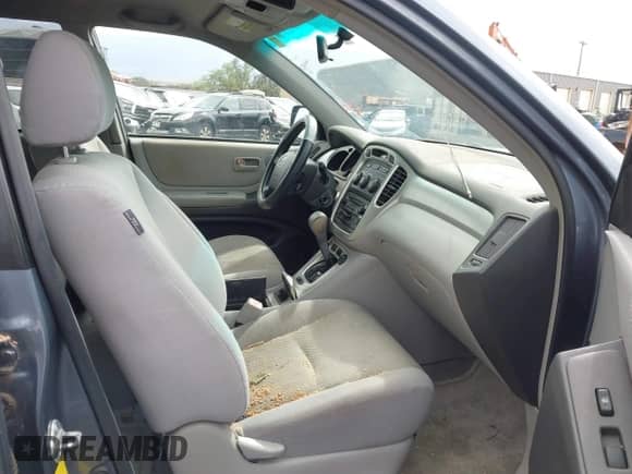 2005 Toyota Highlander with VIN JTEDP21A150049064, listed as a IAAI auction lot 41350231 with 94,778 mi miles and . Bid and sale history available at DreamBid. Image 5.