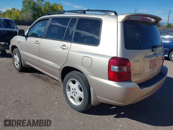 2005 Toyota Highlander with VIN JTEEP21AX50131797, listed as a IAAI auction lot 43449302 with 230,185 mi miles and . Bid and sale history available at DreamBid. Image 3.