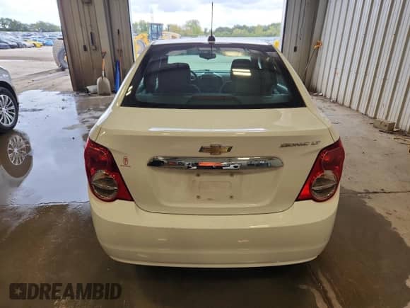2015 Chevrolet Sonic LT с VIN 1G1JC5SHXF4192405, выставлен на аукционе Copart как лот 82070565 с пробегом 62 492 миль миль и На запчасти • Non repairable. История ставок и продаж доступна на DreamBid. Изображение 6.
