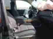 2016 Chevrolet Tahoe LS z VIN 1GNSKAKC9GR446581, wystawiony jako IAAI lot #41885288 z przebiegiem 60 978 mil mil oraz . Historia ofert i sprzedaży dostępna na DreamBid. Obrazek 5.