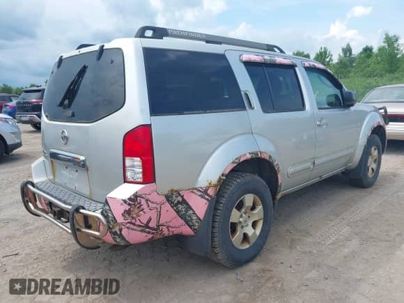 2005 Nissan Pathfinder SE с VIN 5N1AR18W45C779915, выставлен на аукционе IAAI как лот 42522452 с пробегом 260 904 миль миль и . История ставок и продаж доступна на DreamBid. Изображение 4.