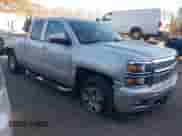2015 Chevrolet Silverado 1500 LT z VIN 1GCVKREC8FZ415689, wystawiony jako IAAI lot #40782568 z przebiegiem 111 261 mil mil oraz . Historia ofert i sprzedaży dostępna na DreamBid. Obrazek 1.