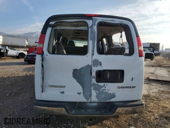 2006 Chevrolet Express Passenger с VIN 1GAHG39U461274433, выставлен на аукционе Copart как лот 82622414 с пробегом 206 975 миль миль и Чистый • Clean title. История ставок и продаж доступна на DreamBid. Изображение 6.