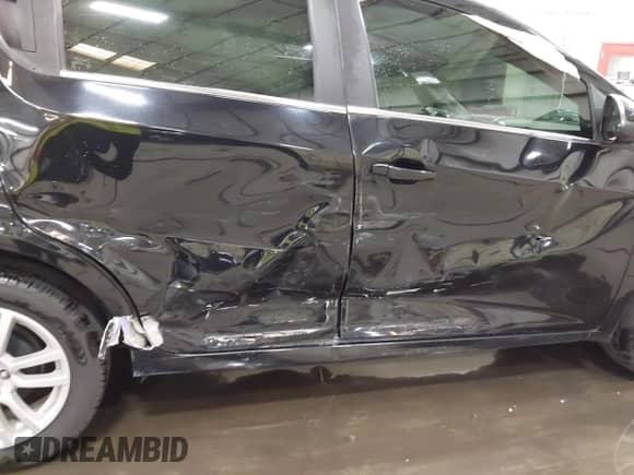 2016 Chevrolet Sonic LT с VIN 1G1JC6SG2G4119172, выставлен на аукционе IAAI как лот 42922137 с пробегом 82 017 миль миль и . История ставок и продаж доступна на DreamBid. Изображение 17.