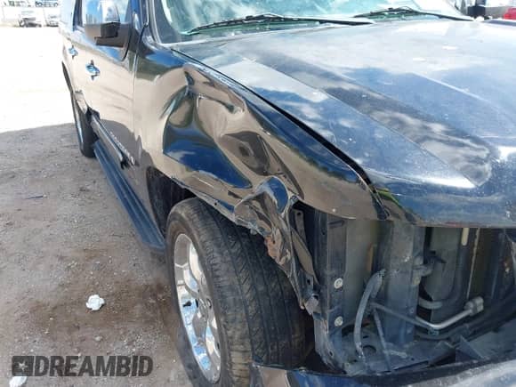 2008 Chevrolet Suburban LTZ with VIN 1GNFK16378R255089, listed as a IAAI auction lot 43129903 with 231,850 mi miles and . Bid and sale history available at DreamBid. Image 6.