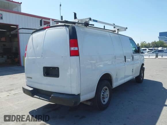 2023 Chevrolet Express Cargo с VIN 1GCWGAFP2P1100606, выставлен на аукционе IAAI как лот 42450171 с пробегом 34 000 миль миль и . История ставок и продаж доступна на DreamBid. Изображение 4.