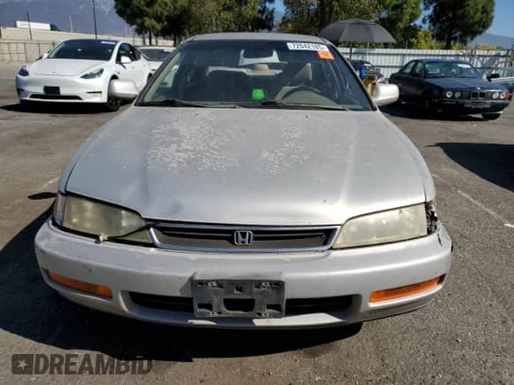 1997 Honda Accord LX with VIN 1HGCD5635VA188629, listed as a Copart auction lot 72042185 with 192,080 mi miles and Salvage title. Bid and sale history available at DreamBid. Image 5.