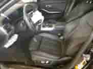 2021 BMW 3 Series 330i xDrive z VIN 3MW5R7J04M8B51063, wystawiony jako Copart lot #81334265 z przebiegiem Nie podano mil oraz Szkoda całkowita • Salvage title. Historia ofert i sprzedaży dostępna na DreamBid. Obrazek 7.