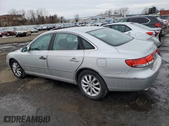 2006 Hyundai Azera SE с VIN KMHFC46F36A125710, выставлен на аукционе Copart как лот 45476375 с пробегом 179 272 миль миль и Списание • Salvage title. История ставок и продаж доступна на DreamBid. Изображение 2.