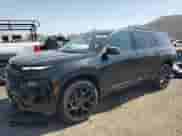 2025 Chevrolet Traverse FWD RS z VIN 1GNERLRS1SJ218342, wystawiony jako Copart lot #60824205 z przebiegiem 452 mil mil oraz Szkoda całkowita • Salvage title. Historia ofert i sprzedaży dostępna na DreamBid. Obrazek 1.