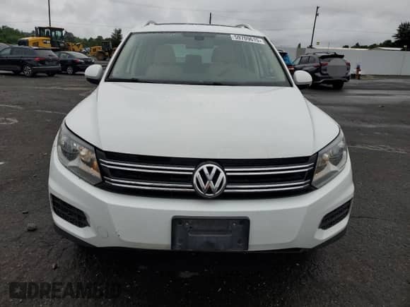 2017 Volkswagen Tiguan Wolfsburg Edition с VIN WVGRV7AX0HK003389, выставлен на аукционе Copart как лот 59709615 с пробегом 88 491 миль миль и Списание • Salvage title. История ставок и продаж доступна на DreamBid. Изображение 5.