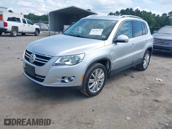 2009 Volkswagen Tiguan S с VIN WVGAV75N19W508048, выставлен на аукционе IAAI как лот 42754273 с пробегом 84 535 миль миль и . История ставок и продаж доступна на DreamBid. Изображение 2.