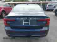 2024 Volvo S60 Plus Dark Theme z VIN 7JRL12FL0RG280760, wystawiony jako IAAI lot #42554434 z przebiegiem 34 569 mil mil oraz . Historia ofert i sprzedaży dostępna na DreamBid. Obrazek 16.