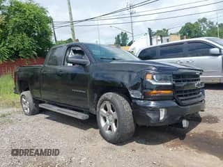 2018 Chevrolet Silverado 1500 LT с VIN 1GCVKREC5JZ254467, выставлен на аукционе IAAI как лот 42769095 с пробегом Не указан миль и . История ставок и продаж доступна на DreamBid. Изображение 1.