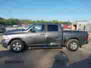 2013 Ram 1500 SLT z VIN 1C6RR6LG8DS532302, wystawiony jako IAAI lot #42038518 z przebiegiem 146 523 mil mil oraz . Historia ofert i sprzedaży dostępna na DreamBid. Obrazek 14.