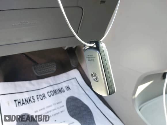 2018 Toyota Sienna XLE with VIN 5TDYZ3DC9JS956753, listed as a IAAI auction lot 43255578 with 136,045 mi miles and . Bid and sale history available at DreamBid. Image 11.