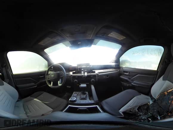 2024 Toyota Tacoma SR5 z VIN 3TMLB5JN7RM014602, wystawiony jako IAAI lot #42318306 z przebiegiem 2 253 mil mil oraz . Historia ofert i sprzedaży dostępna na DreamBid. Obrazek 18.