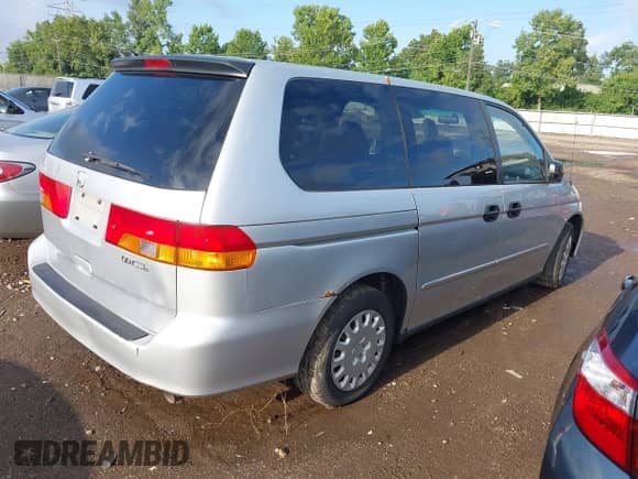2002 Honda Odyssey LX с VIN 5FNRL18572B050015, выставлен на аукционе IAAI как лот 42968882 с пробегом 190 249 миль миль и . История ставок и продаж доступна на DreamBid. Изображение 4.