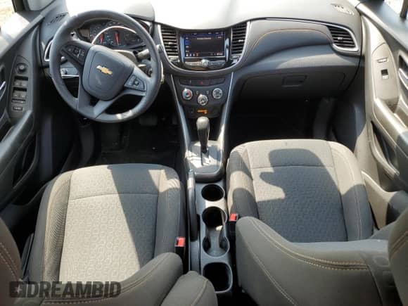 2022 Chevrolet Trax LS z VIN KL7CJNSMXNB520867, wystawiony jako Copart lot #64406805 z przebiegiem 28 761 mil mil oraz Szkoda całkowita • Salvage title. Historia ofert i sprzedaży dostępna na DreamBid. Obrazek 8.