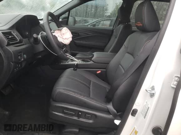 2025 Honda Passport TrailSport with VIN 5FNYF8H68SB015391, listed as a Copart auction lot 68041305 with 5,136 mi miles and Salvage title. Bid and sale history available at DreamBid. Image 7.